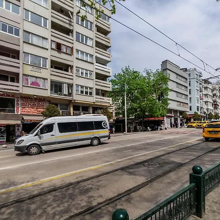 Апартаменти Altiparmak 2 Bdrm Бурса